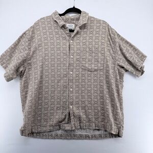 American Eagle Mens Relaxed Fit Short Sleeve Button Down Geometric Shirt Tan L